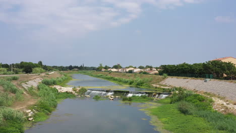 Fluss-Le-Lez-Montpellier-Lattes-Luftaufnahme-Drohne-Bewölkter-Tag-Frankreich